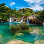 Beeindruckender Krka-Nationalpark mit majestätischen Wasserfällen, Sibenik, Dalmatien, Kroatien