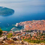 Die mittelalterliche Altstadt von Dubrovnik und die Insel Lokrum